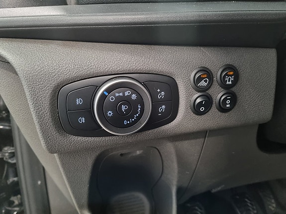 Ford Transit Custom 11 of 14