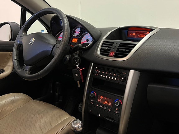 Peugeot 207 CC 20 of 24