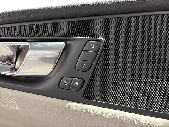 Volvo XC60 16 of 20