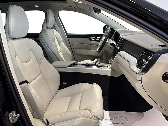 Volvo XC60 15 of 20