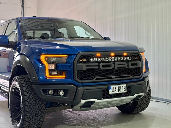 Ford F-150 9 of 19
