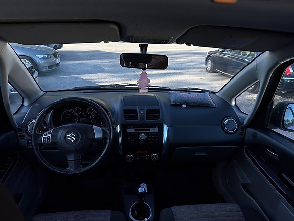 Suzuki SX4 16 of 22
