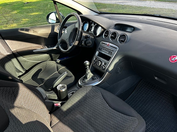 Peugeot 308 SW 4 of 6