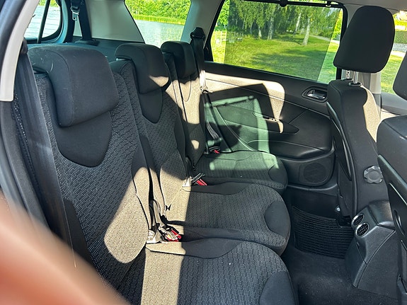 Peugeot 308 SW 6 of 6