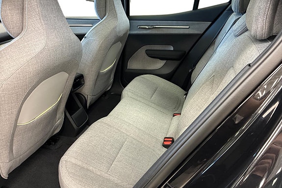 Volvo EX30 13 of 22