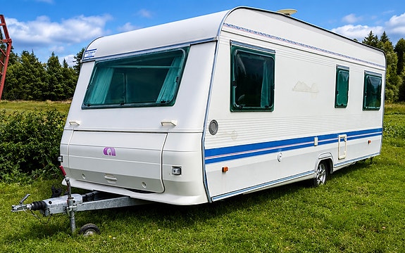 Adria Unica B562UL 2 of 7