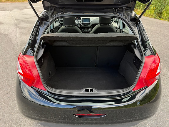 Peugeot 208 9 of 11
