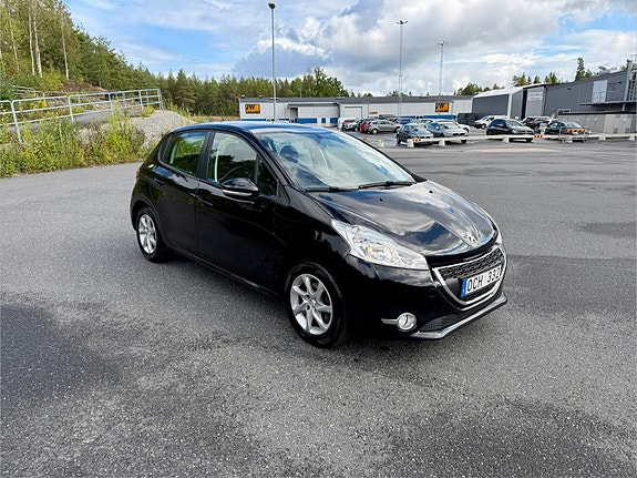 Peugeot 208 4 of 11