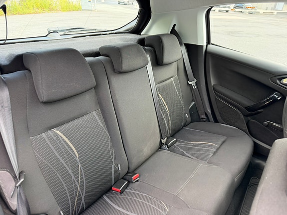 Peugeot 208 8 of 11