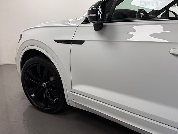 Volkswagen Touareg 4 of 20