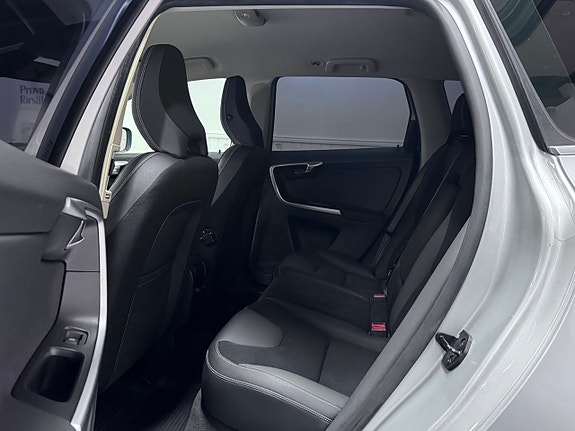 Volvo XC60 15 of 22