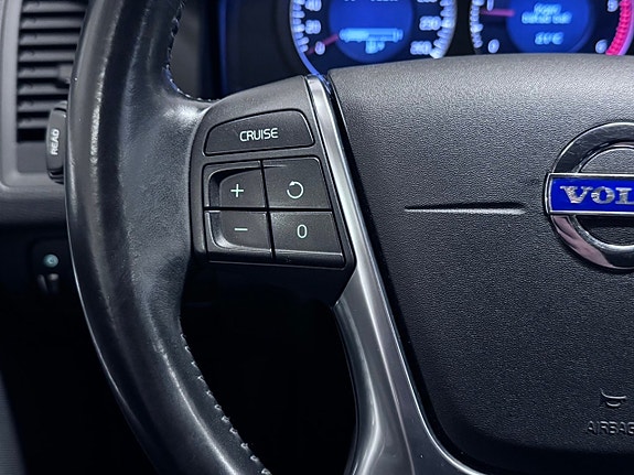 Volvo XC60 17 of 22