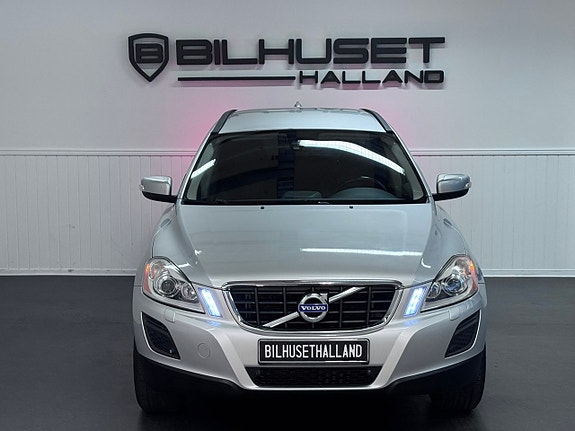 Volvo XC60 3 of 22