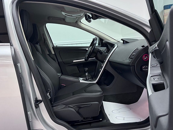 Volvo XC60 13 of 22