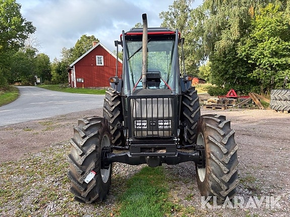 Traktor Valtra A85 Skogsutrustad 2 of 6