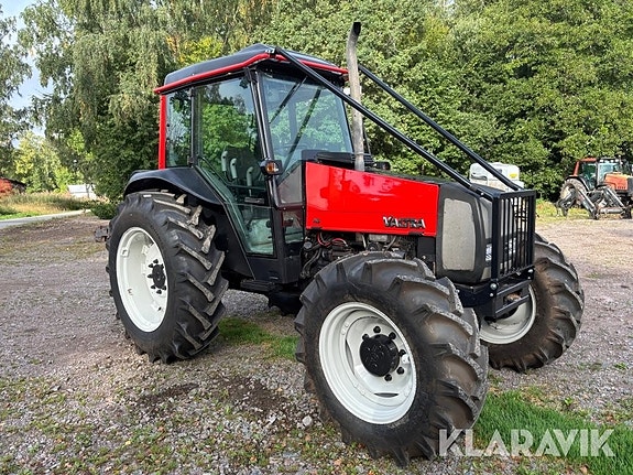 Traktor Valtra A85 Skogsutrustad 3 of 6