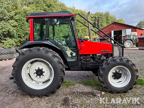 Traktor Valtra A85 Skogsutrustad 4 of 6