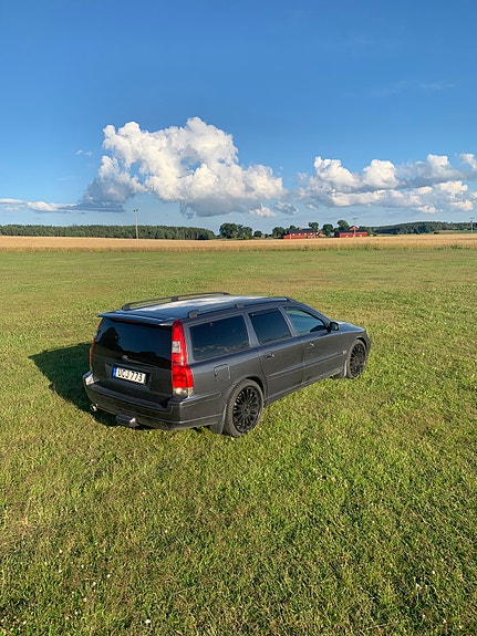 Volvo V70 3 of 10