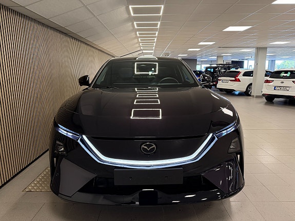 Mazda CX-6e 4 of 17