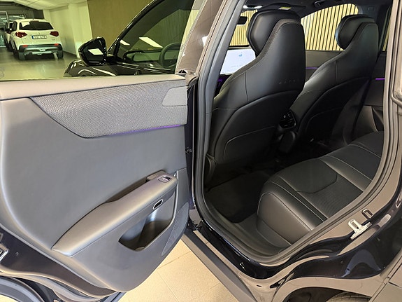 Mazda CX-6e 12 of 17