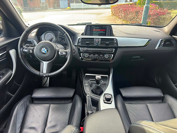 BMW 118i 4 of 7