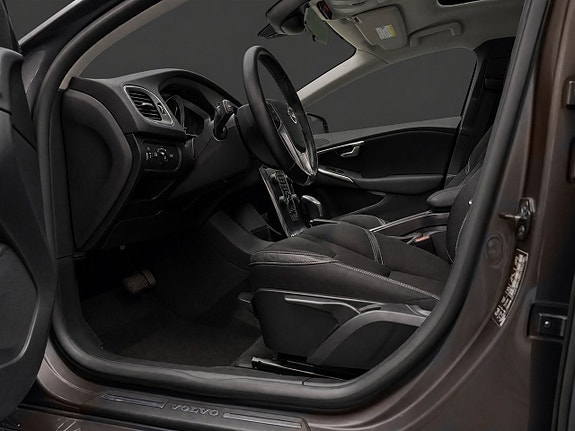 Volvo V40 7 of 20