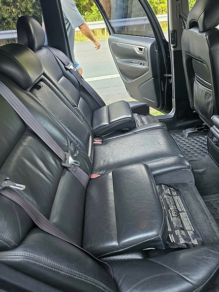 Volvo V70 10 of 13
