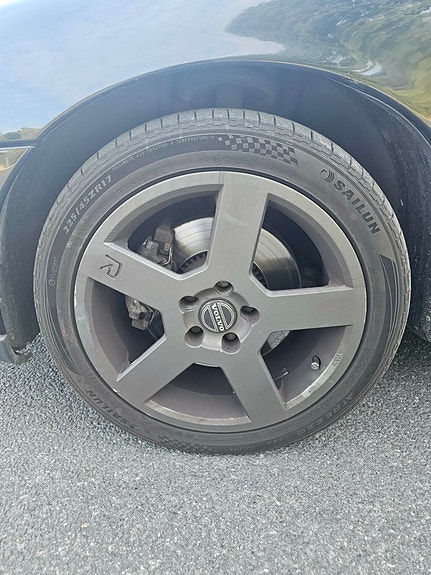 Volvo V70 2 of 13