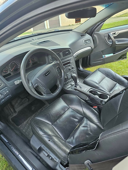 Volvo V70 7 of 13