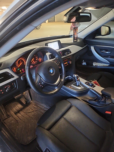 BMW 320d 6 of 11