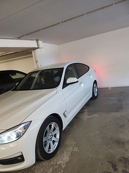 BMW 320d 9 of 11