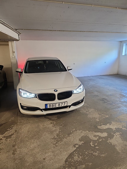BMW 320d 8 of 11