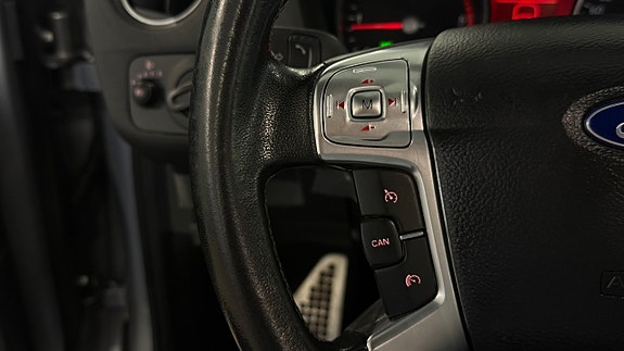 Ford Mondeo 18 of 21