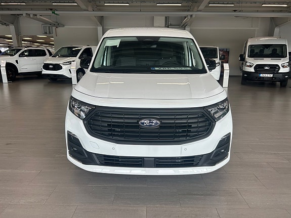Ford Transit Connect 3 of 11