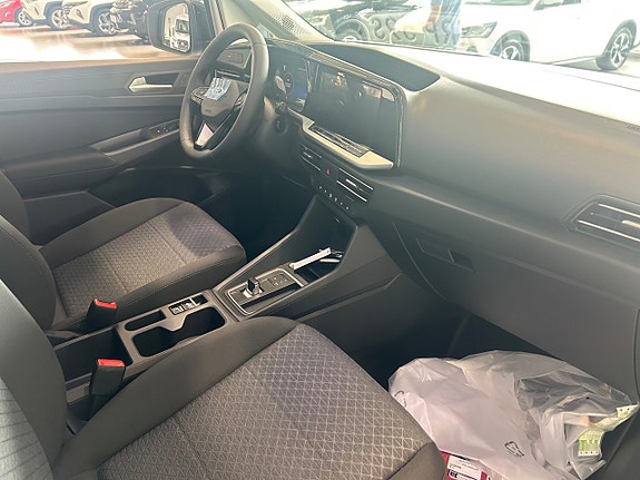 Ford Transit Connect 9 of 11