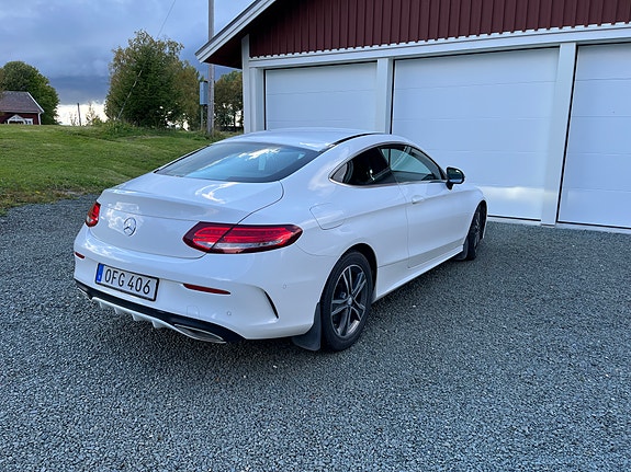 Mercedes-Benz C220 d 3 of 5