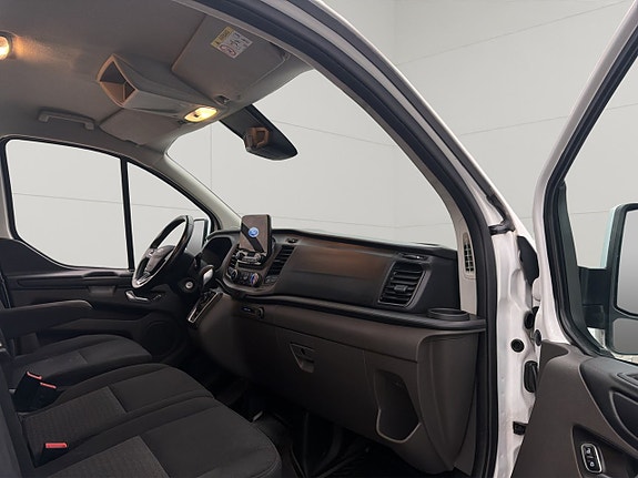 Ford Transit Custom 26 of 30