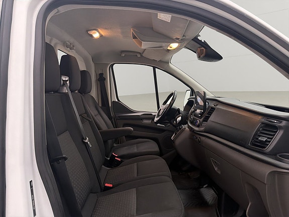 Ford Transit Custom 25 of 30