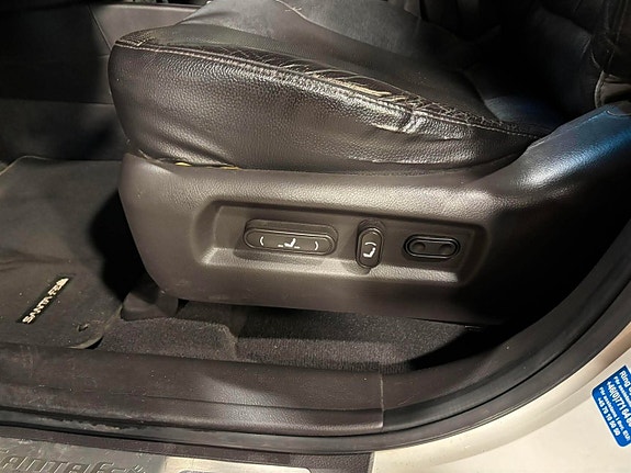 Hyundai Santa Fe 16 of 24