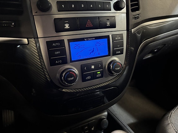 Hyundai Santa Fe 11 of 24