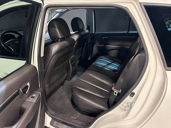 Hyundai Santa Fe 17 of 24
