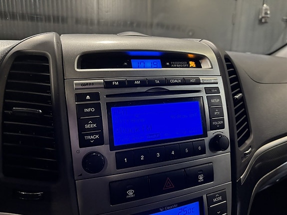 Hyundai Santa Fe 13 of 24
