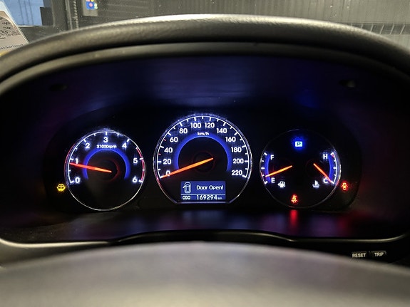 Hyundai Santa Fe 9 of 24