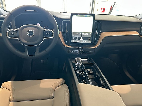 Volvo XC60 13 of 13