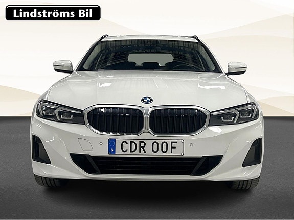 BMW 330e 9 of 21