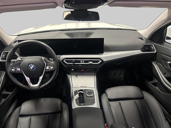 BMW 330e 12 of 21