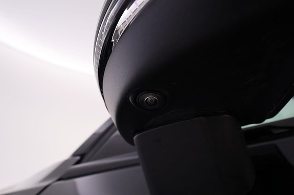 Volvo EX40 16 of 21