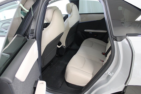 Mazda CX-6e 6 of 12