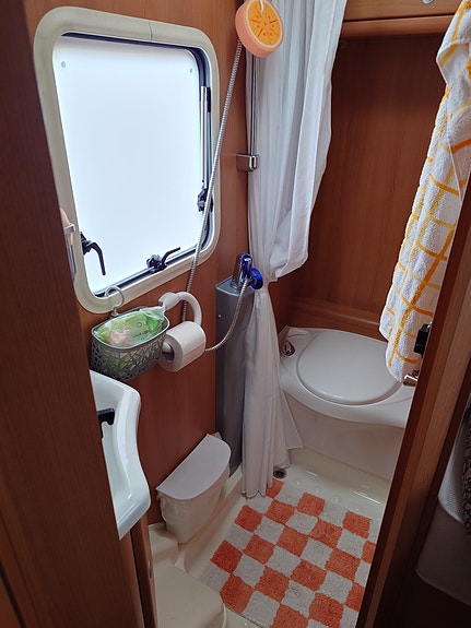 Dethleffs Globebus integral I2 10 of 17