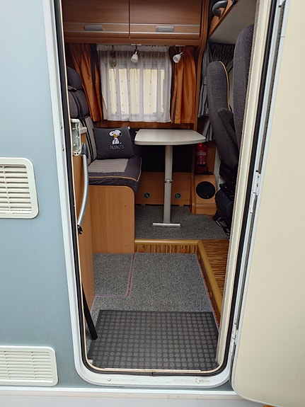 Dethleffs Globebus integral I2 3 of 17